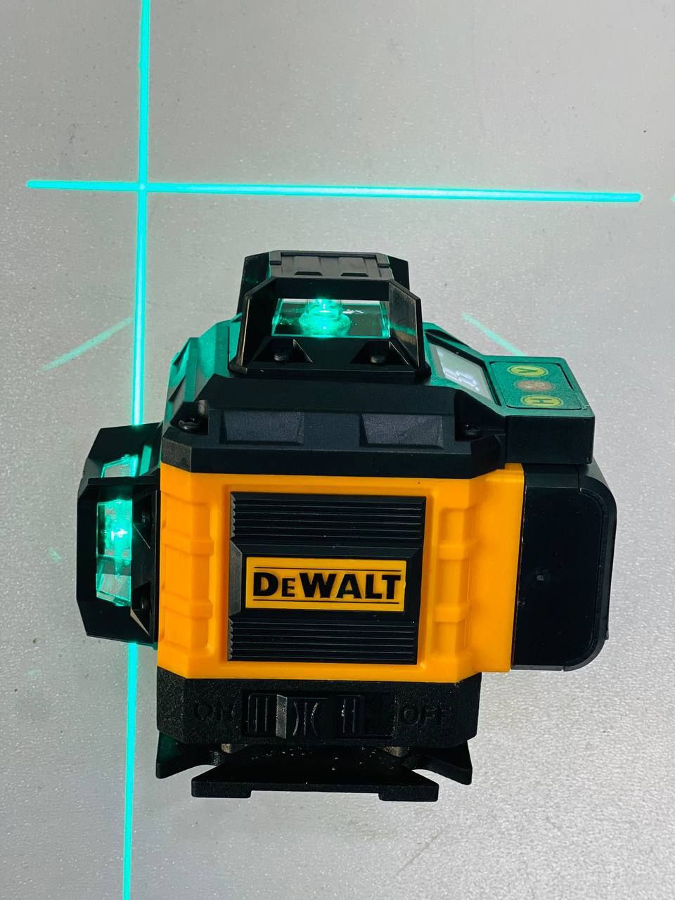 ترازلیزری طرح  دیوالت 4D