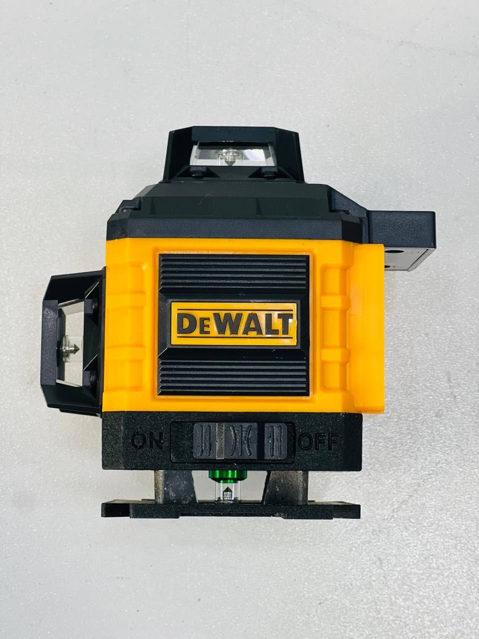 ترازلیزری طرح  دیوالت 4D