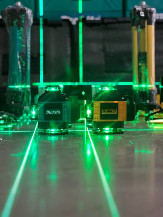 تراز لیزری ۴ بعدی طرح ماکیتا و دیوالت