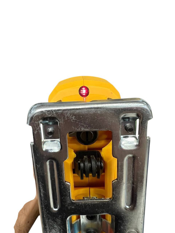 عمود بر دیوالت